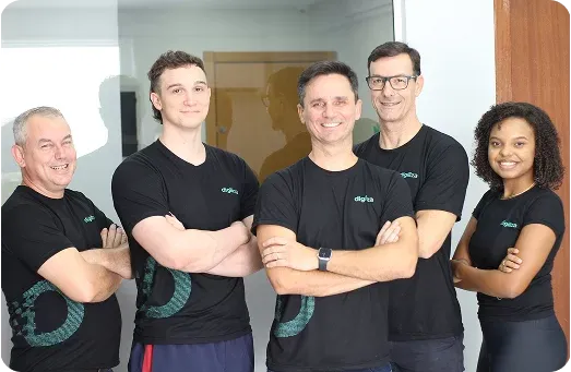 Equipe de sócios da Digiliza em foto institucional
