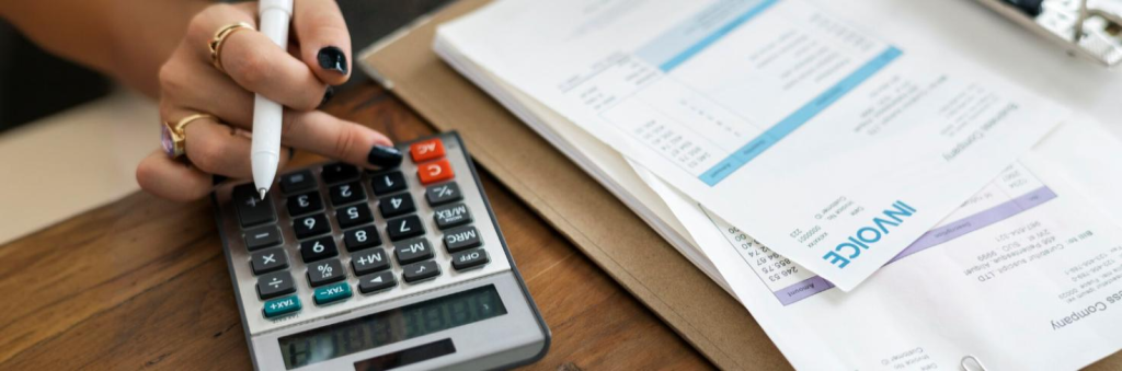 Profissional fazendo Imposto de Renda
