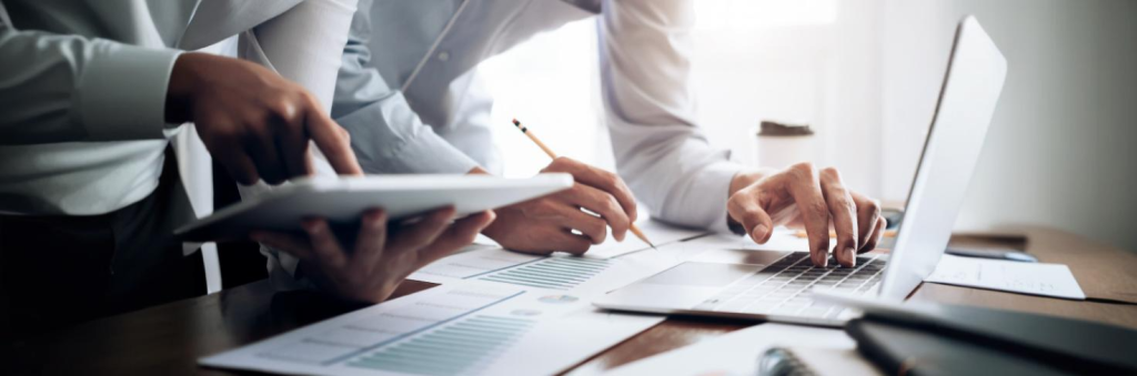 Profissional aprendendo sobre a reforma da CLT