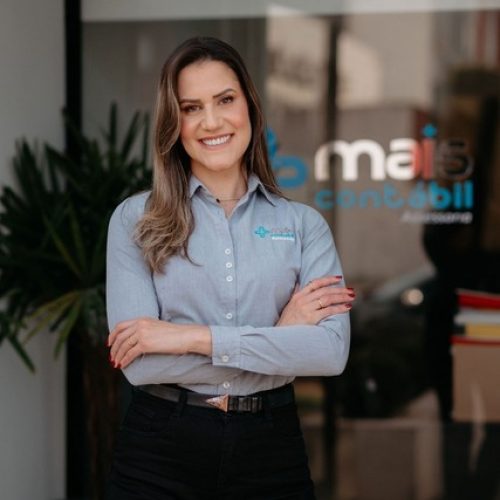 Profissional da Mais Contábil no escritório